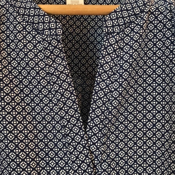 Kenar Shirt SZ XS Sleeveless Soft and Flowy 3/4 button closure in front V-Neck - Picture 6 of 11